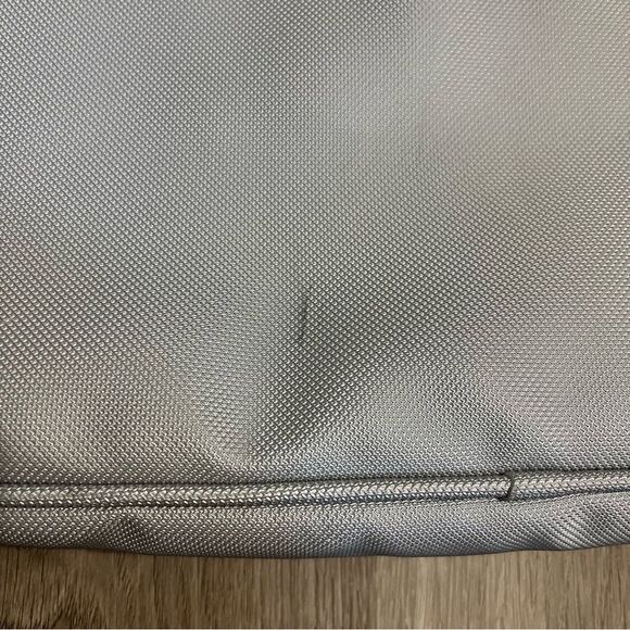 Light Grey Padded Laptop Case & Bag - Picture 6 of 9